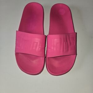 Bershka Fuchsia Embossed Slides With The Words SUMMER